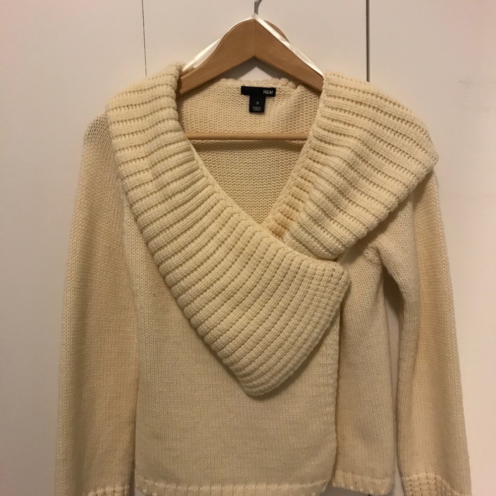 H&M wrap sweater size small
